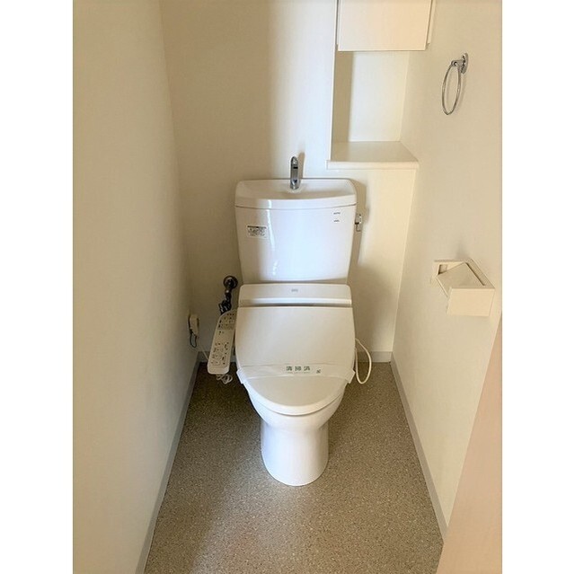 トイレ　温水暖房便座