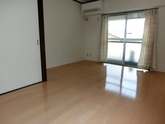 居室・リビング　※現況を優先させていただきます。