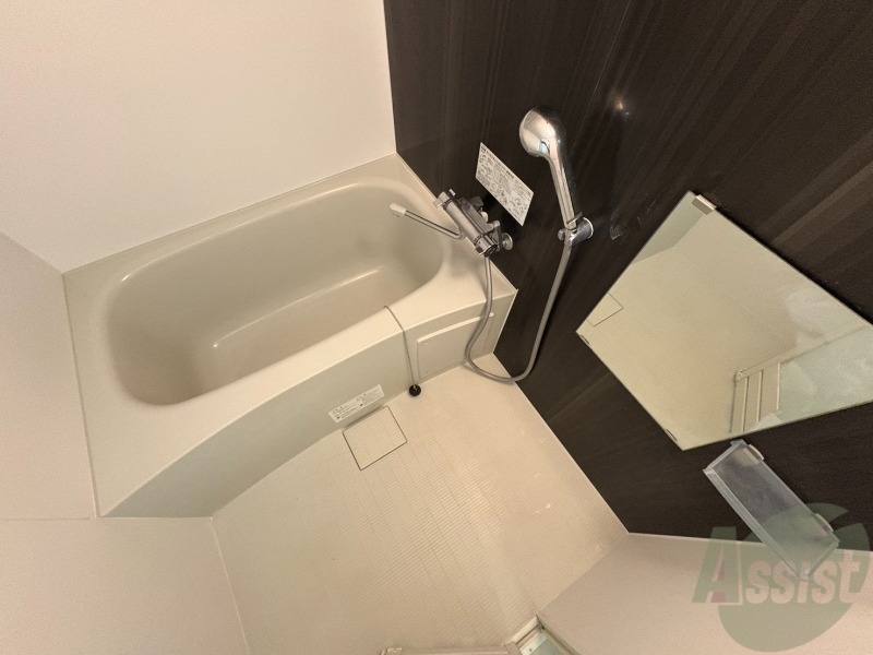 バス・シャワールーム　お風呂になります。一日の疲れを癒してくださいね。