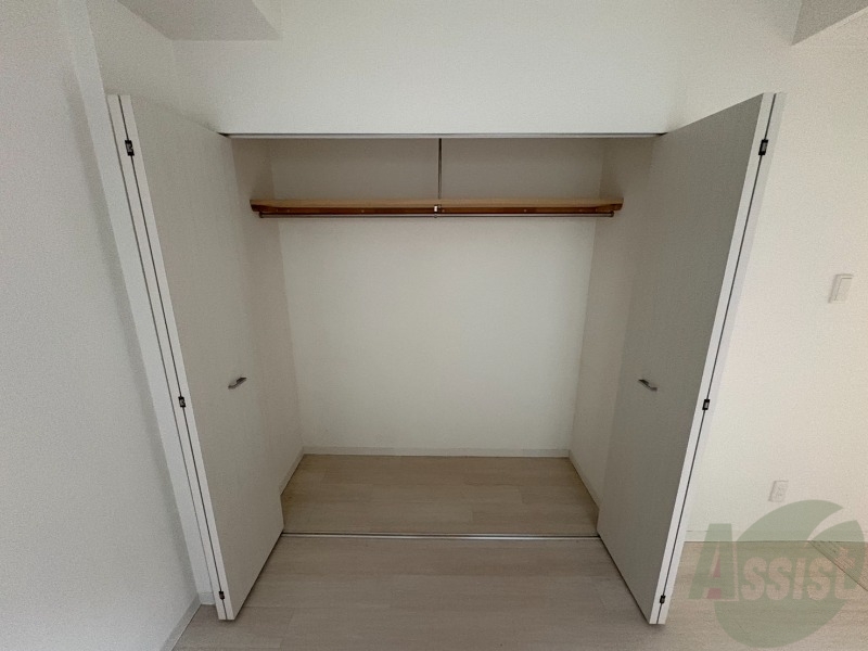 収納　寝室の収納です。部屋がすっきり片付きます。