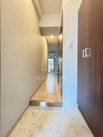 玄関　同マンション別部屋：参考写真