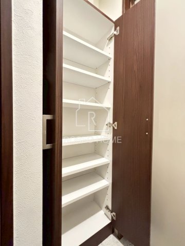 収納　同マンション別部屋：参考写真