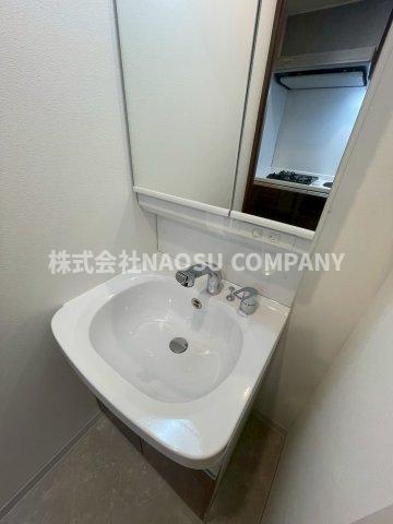 洗面設備　脱衣スペースもあります