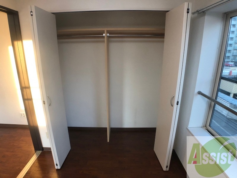 収納　寝室の収納です。部屋がすっきり片付きます。