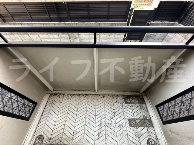 バルコニー　開放的で明るい空間を演出してくれるバルコニーです