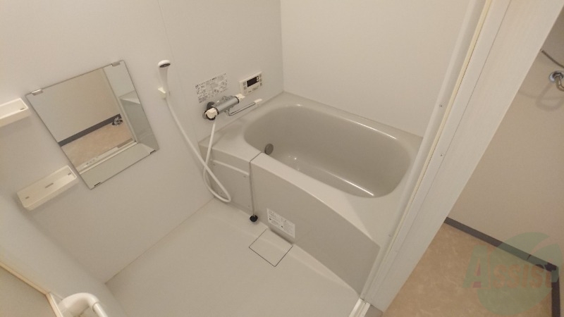 バス・シャワールーム　お風呂になります。一日の疲れを癒してくださいね。