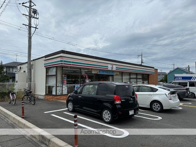 コンビニ　セブン－イレブン近江八幡駅東店（コンビニ）まで402m