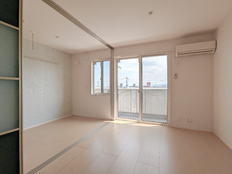 居室・リビング　図面と現状に相違がある場合には現状を優先