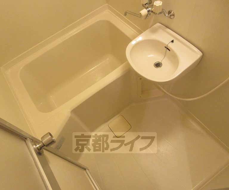 バス・シャワールーム　広くてとっても快適・