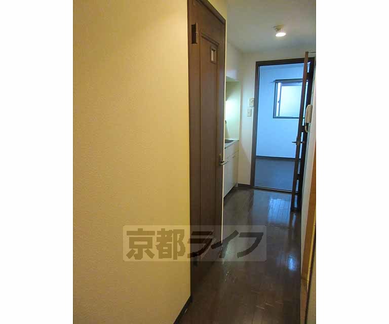 その他部屋・スペース　落ち着いた雰囲気の廊下です。