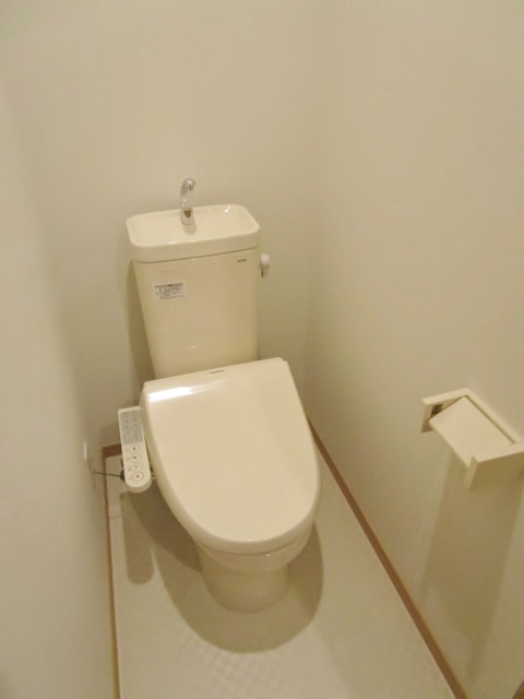 トイレ　同施工会社参考写真です