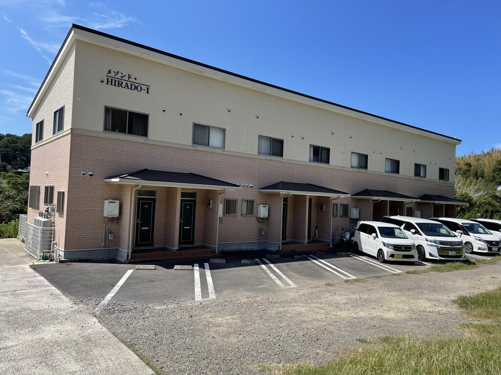 建物外観　駐車場は玄関前です