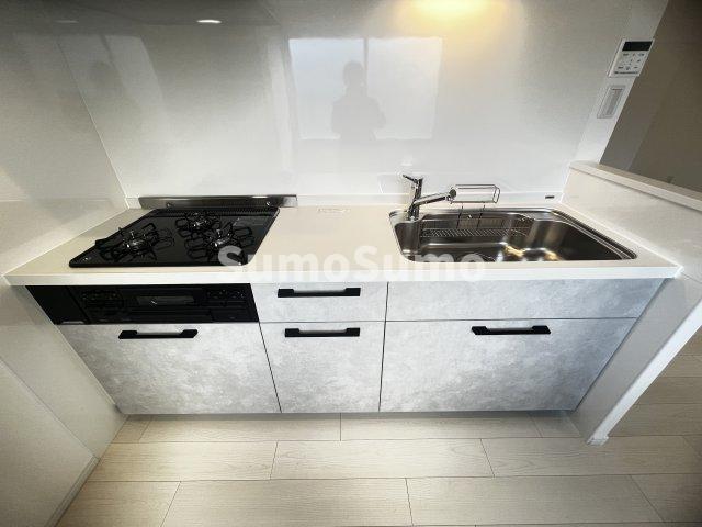 キッチン　コンパクトなキッチンで掃除もラクラク