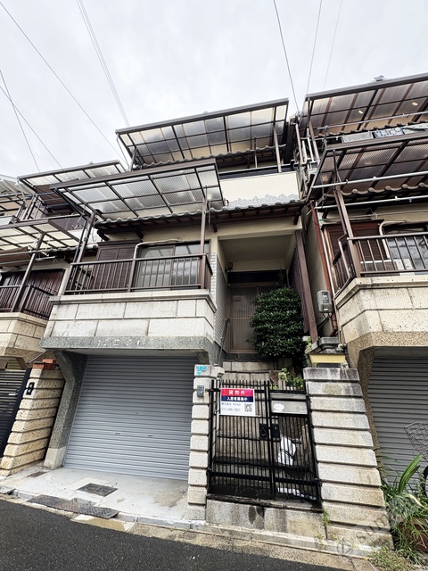 建物外観　インナーガレージが付いている物件です♪♪