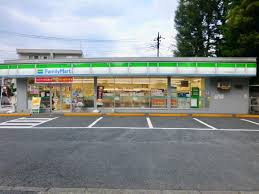 コンビニ　ファミリーマート都立家政店（コンビニ）まで141m