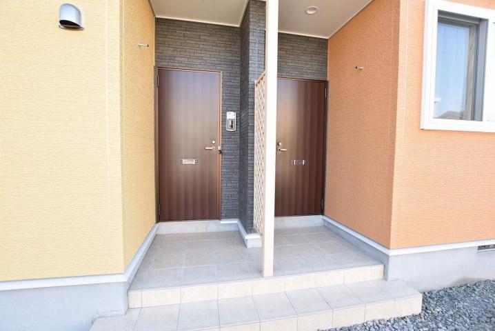 エントランス　駐車場