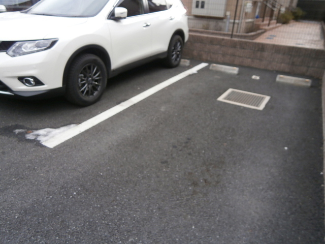 駐車場　駐車場（空き区画はご確認ください）