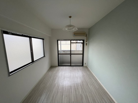 居室・リビング　※別部屋の写真です