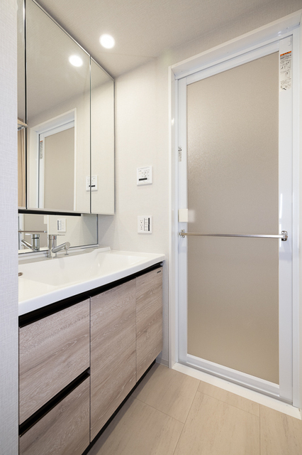 洗面設備　※写真は同タイプ住戸です。