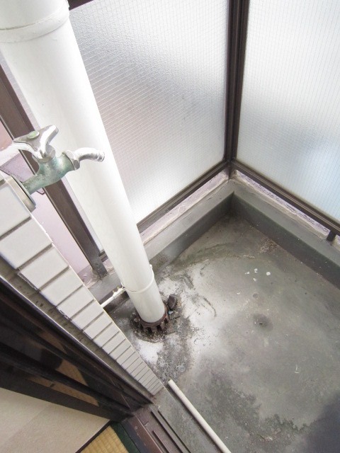 バルコニー　洗濯機置き場