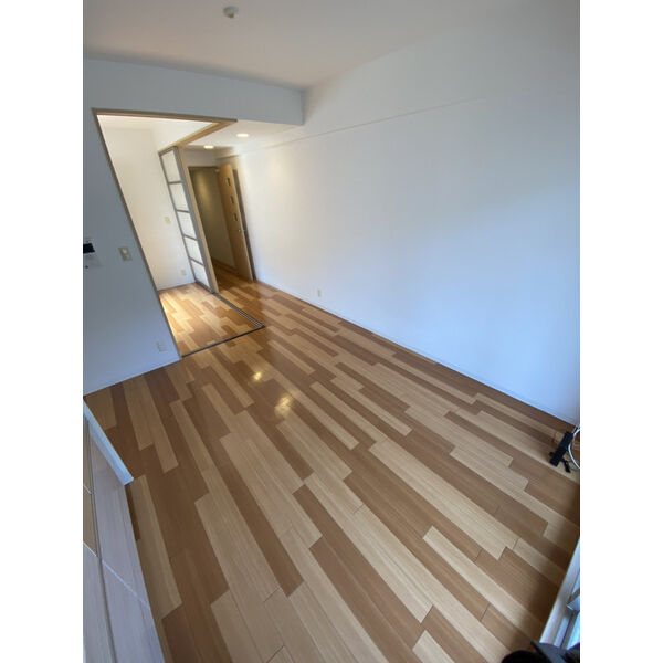 居室・リビング　コンソラーレ桜川V　リビング