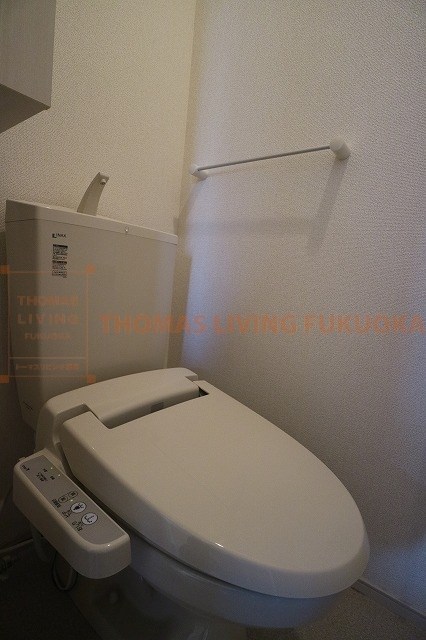 トイレ　温水洗浄便座つき