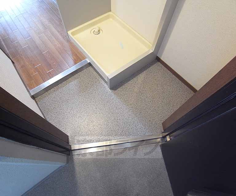 玄関　靴箱も置ける広さです