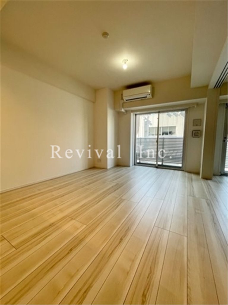 居室・リビング　開放感あるリビングでございます