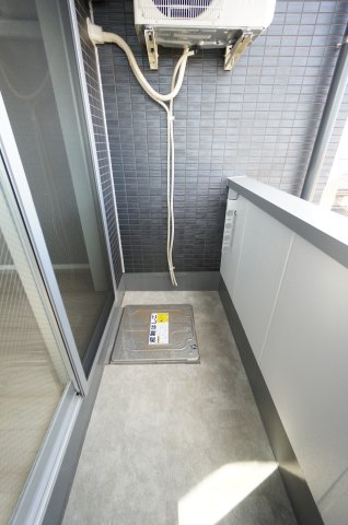 バルコニー　水曜日、営業時間外もご相談ください！