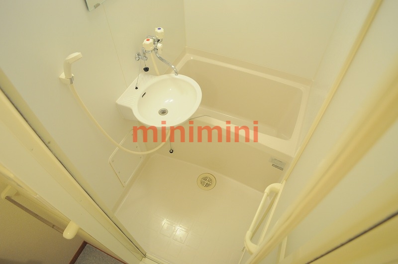 バス・シャワールーム　※写真と現物が異なる場合は現物を優先いたします。