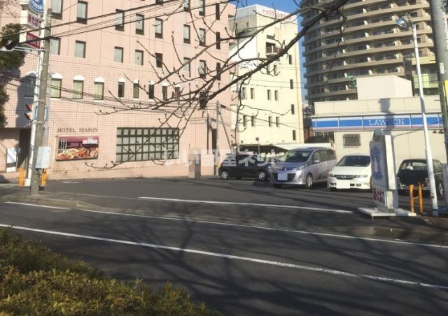 コンビニ　ローソン 水戸桜川一丁目店（コンビニ）まで139m