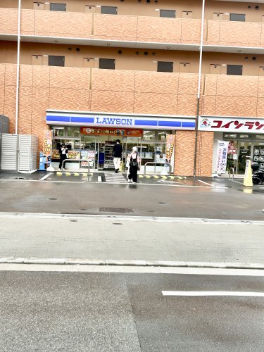 コンビニ　ローソン苅田3丁目店（コンビニ）まで646m