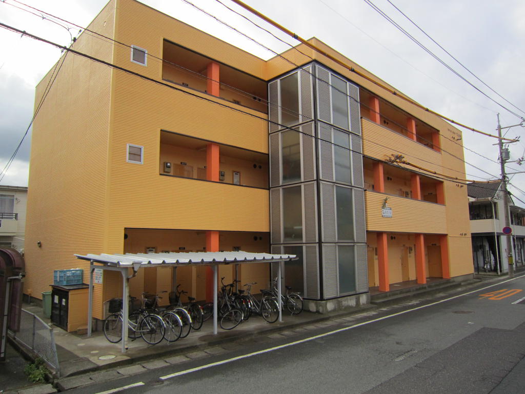 建物外観　全室南採光で陽当たり良好！