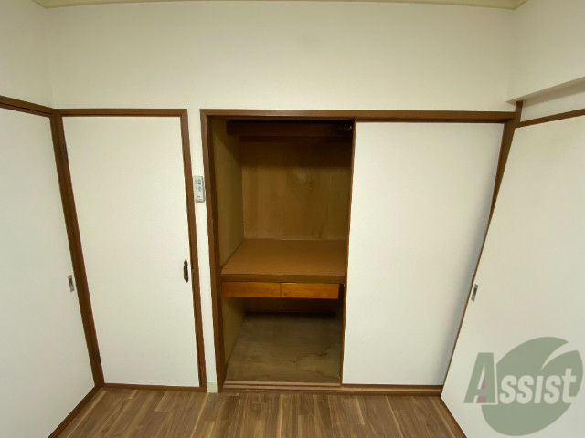 収納　面白い形の収納になってますね。中身きになりますね。