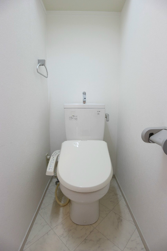 トイレ　ウォシュレットもついております。