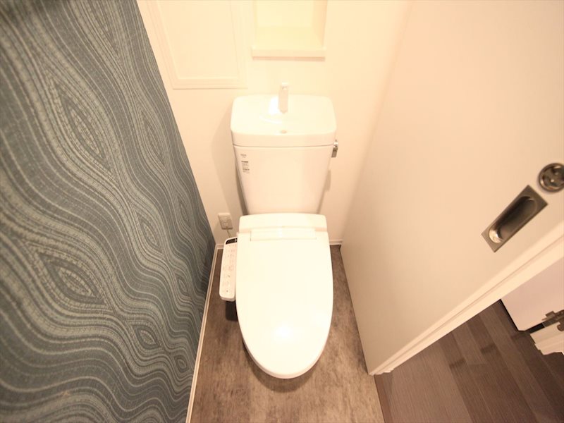 トイレ　温水洗浄便座付トイレ