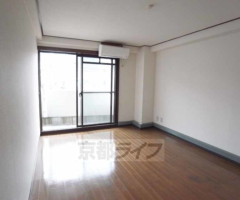 居室・リビング　実寸より大きく感じるお部屋ですよ