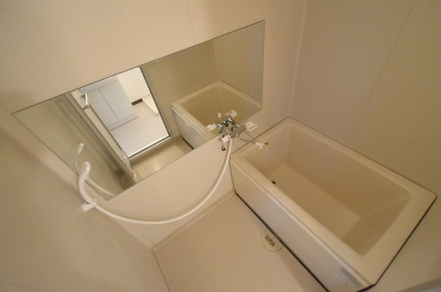 バス・シャワールーム　落ち着く空間のバスルーム♪