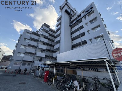 建物外観　エレベーター付きで重い荷物があっても便利☆