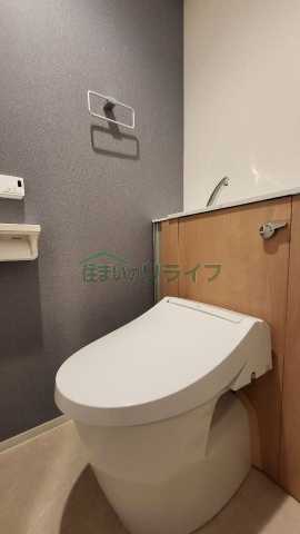 トイレ　別部屋参考写真となります。