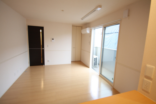 居室・リビング　※別室の参考写真の為、現況優先です。