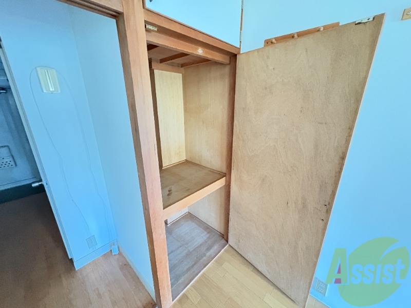 収納　キッチンと仕切れるので料理の匂い移り気にしなくてＯＫです