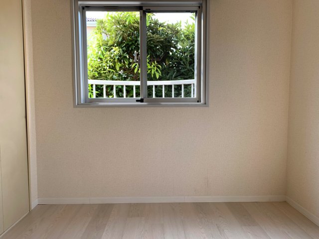 居室・リビング　※同建物別部屋参考画像（107号室）