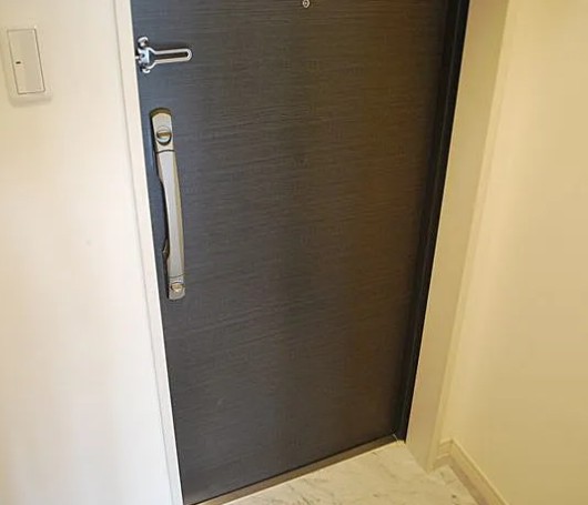 玄関　アーデン麻布十番