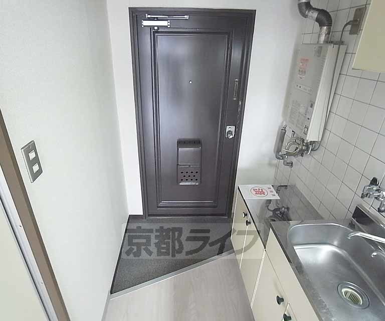 玄関　玄関部分があります。