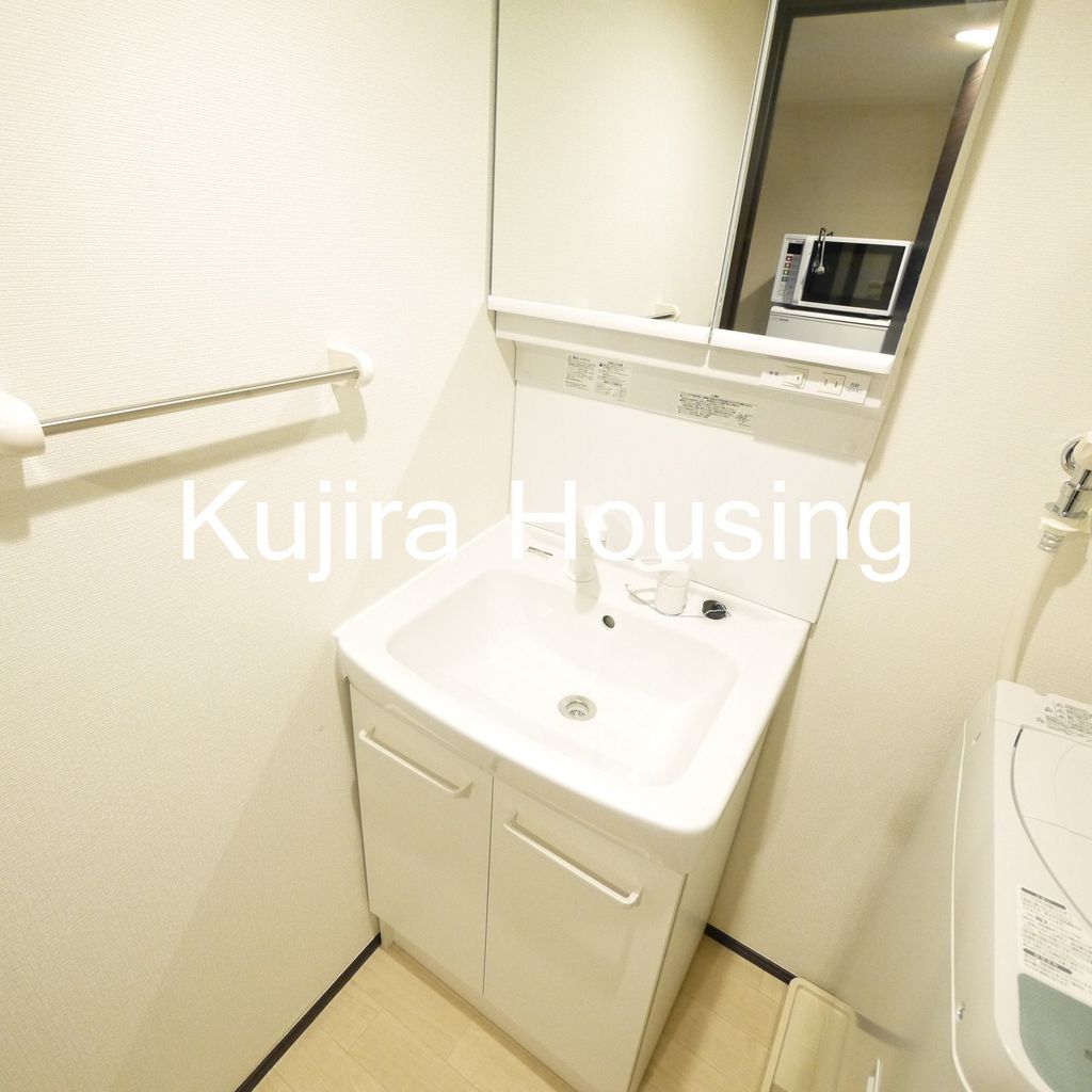 洗面設備　★脱衣所には洗面台と洗濯機がついてます★