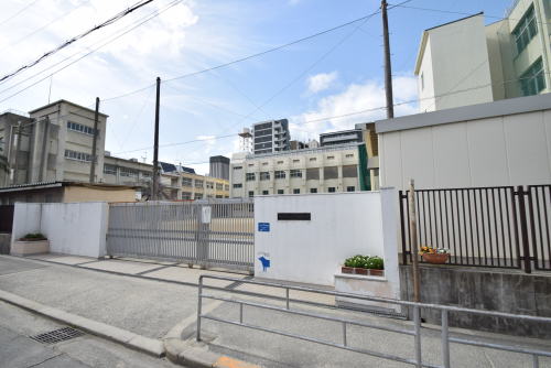 中学校　大阪市立堀江中学校（中学校）まで355m