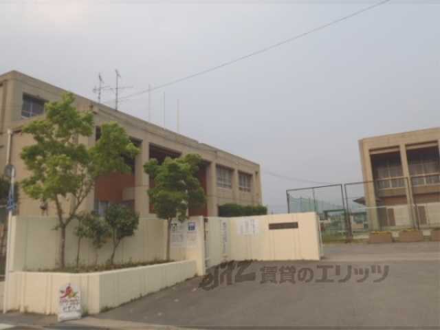 中学校　西ノ岡中学校（中学校）まで400m