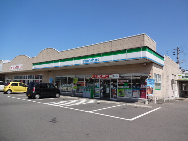 コンビニ　ファミリーマート大村大川田店（コンビニ）まで462m
