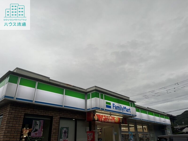 コンビニ　ファミリーマート長崎かき道店（コンビニ）まで113m